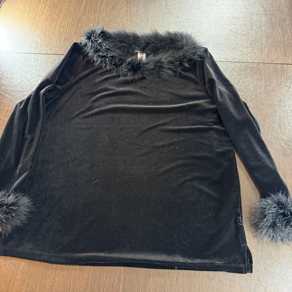 Easy Spirit Black Velvet Top with Feather Collar and Sleeve Trim Sz 1X - Picture 2 of 8